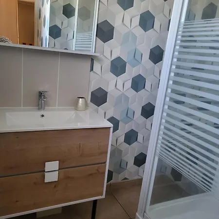 Maison Individuelle Climatise, 3 Minutes Du Pal Holiday home Thiel-sur-Acolin